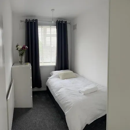 Crown Road Apartment Sittingbourne Exterior photo